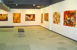 Galeria funciona no prédio do Centro de Convivência