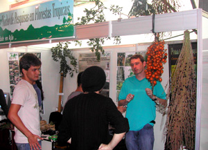 População visita estande do grupo na Sepex