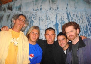 Entre as influências, surf music e rock progressivo