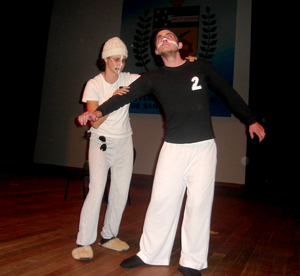 Teatro fez parte da programação de recepção dos novos alunos