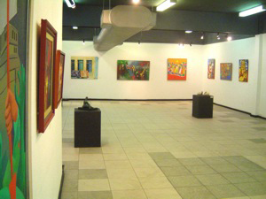 A galeria tem local privilegiado no campus