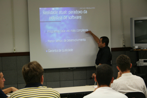 Professor Ricardo Pereira e Silva apresenta o projeto