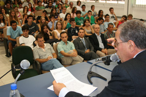 Alunos e professores lotaram o auditório do CSE