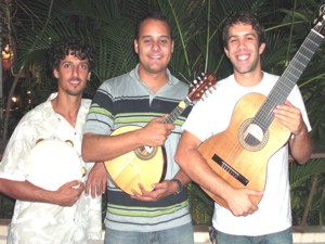 O trio: novos arranjos para compositores consagrados