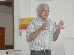 Antonio Uceda é catedrático em Geodinâmica Externa