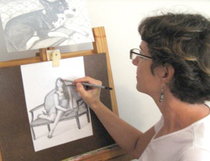 Elaine Maritsa com trabalho em desenho