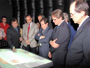 Autoridades no lançamento do projeto piloto