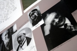 Exposição traz 24 painéis de Freud e Lacan