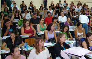 Mais de 2.000 alunos são atendidos gratuitamente