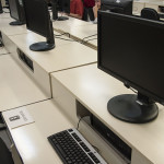 Novos computadores com software ledor, para cegos.