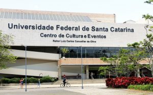 Novos letreiros do Centro de Cultura e Eventos. Foto: Salvador Gomes/Agecom/UFSC